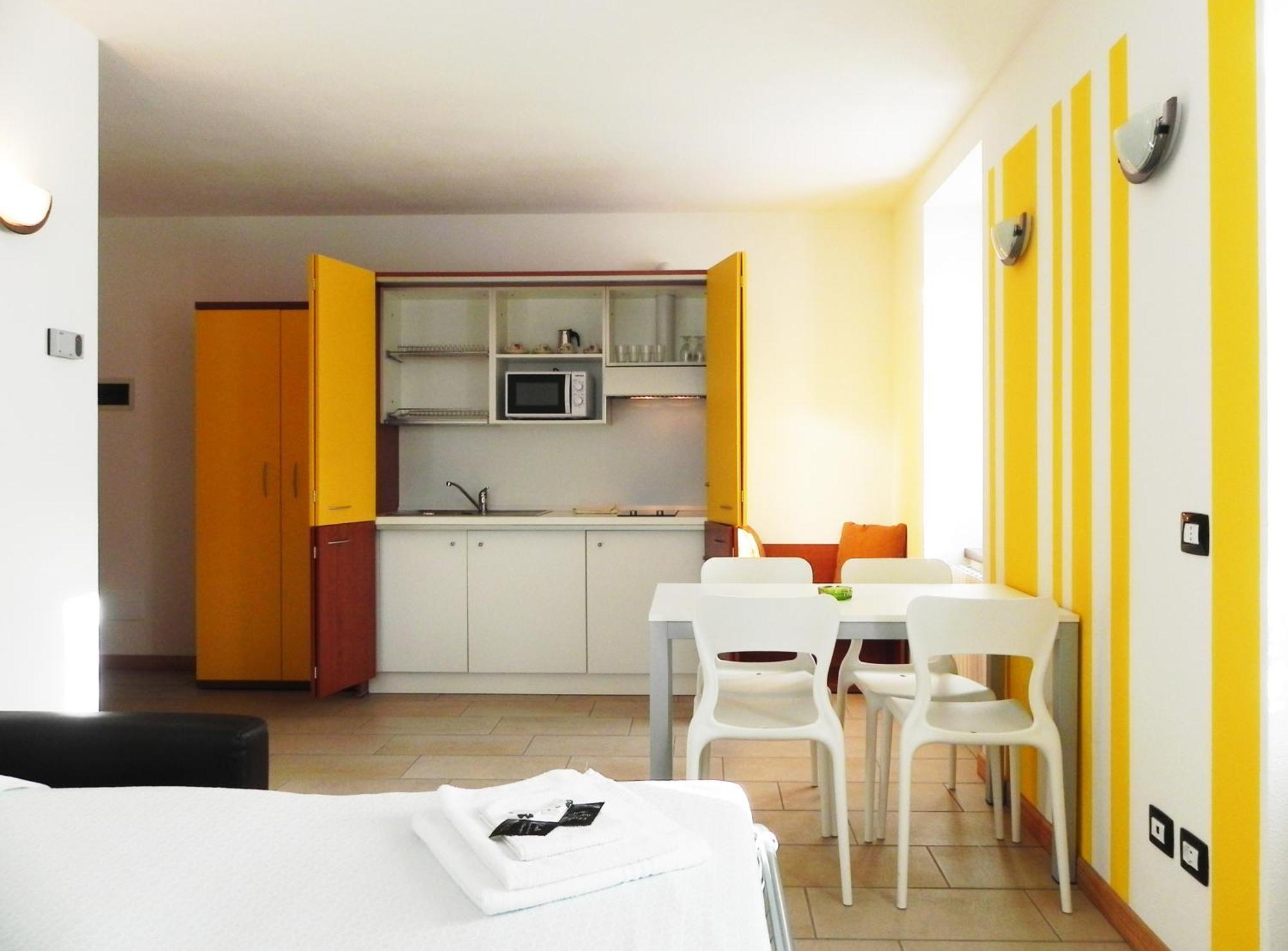 Acero Rosso Aparthotel 3*